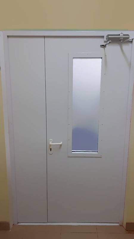 Дверь с остеклением, фото сзади (госпиталь, ул. 2-я Дубровская) Дверь с остеклением, фото сзади (госпиталь, ул. 2-я Дубровская)