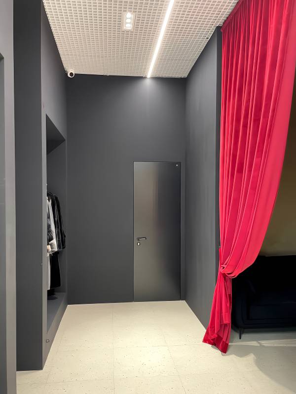 Огнестойкая дверь со скрытыми петлями Огнестойкая дверь со скрытыми петлями