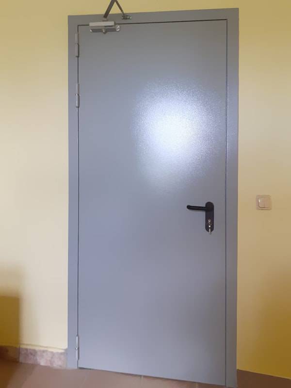 Противопожарная дверь для склада НИИ Противопожарная дверь для склада НИИ